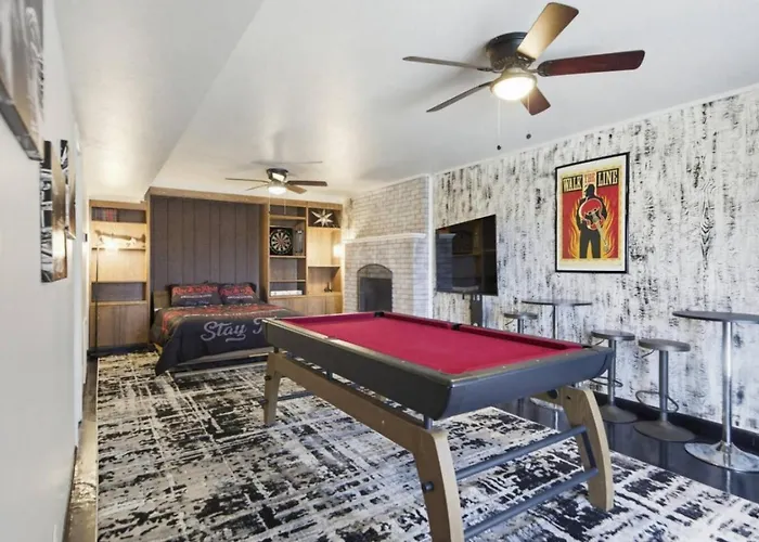 Minnow Place - Pool, Pool Table, Spacious,